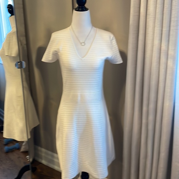 🔥NEW Theory Knit Dress - Picture 5 of 13